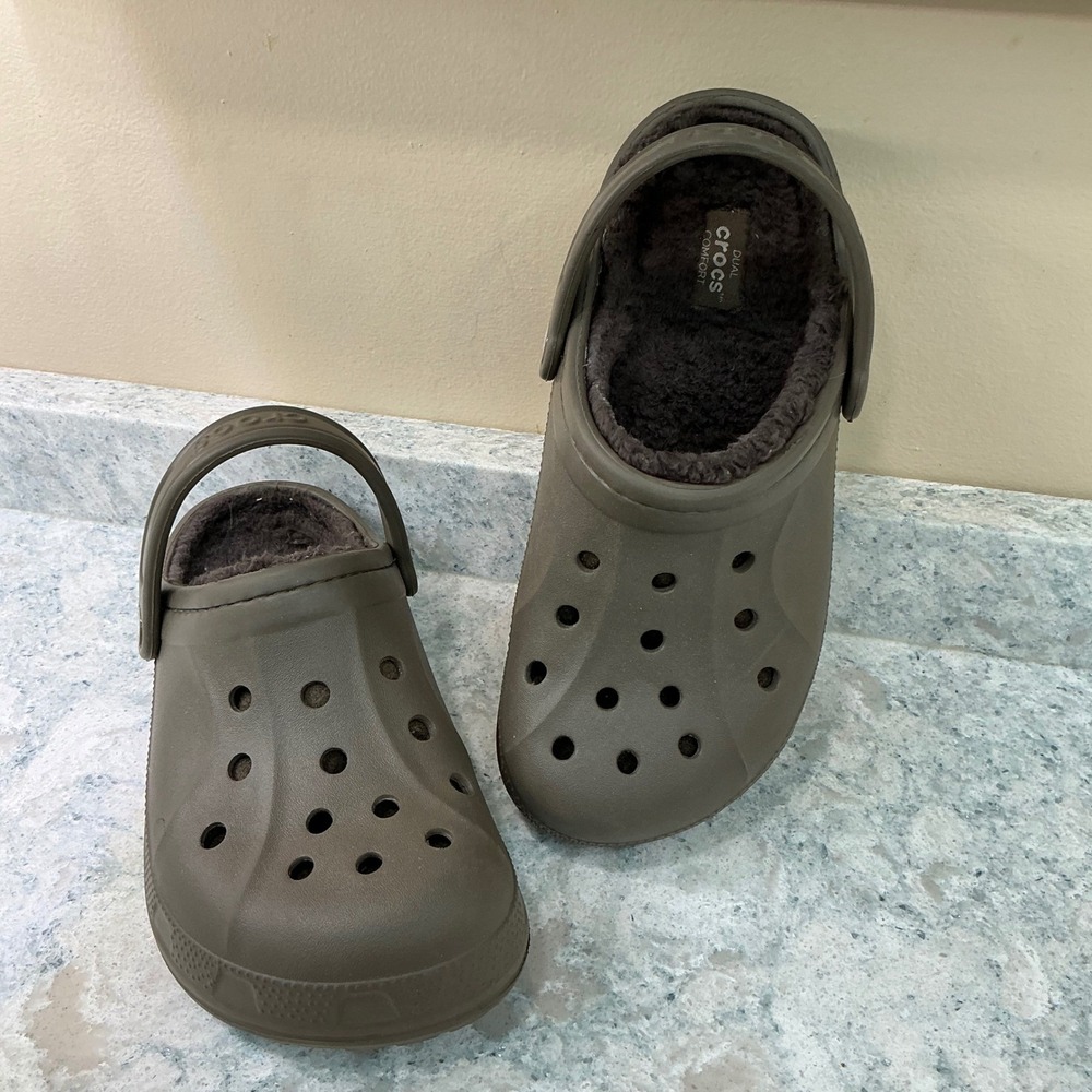 Crocs Clogs Classic Fuzz-Lined M6 W8 Brown Olive Dual Comfort 203766